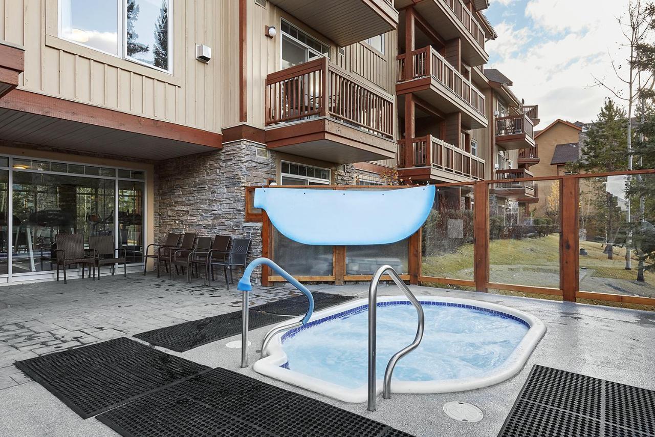 Mountain View Escape With Open Hot Tub, Views!! Villa Canmore Bagian luar foto