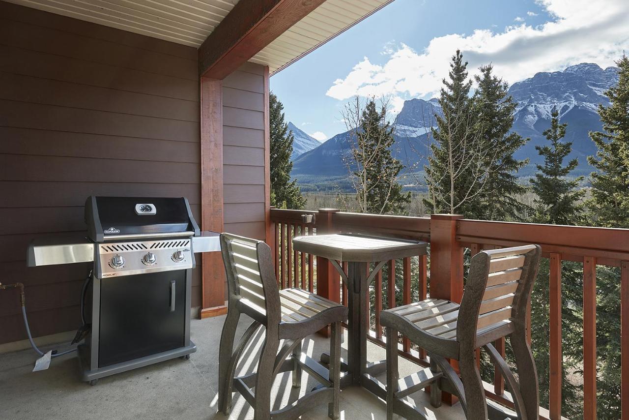 Mountain View Escape With Open Hot Tub, Views!! Villa Canmore Bagian luar foto